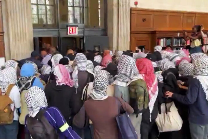 pro-palestinian-protesters-take-over-room-in-columbia-university-library