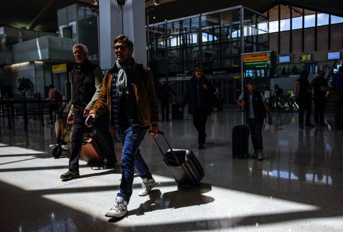 how-to-navigate-newark-airport-amid-delays-and-interruptions